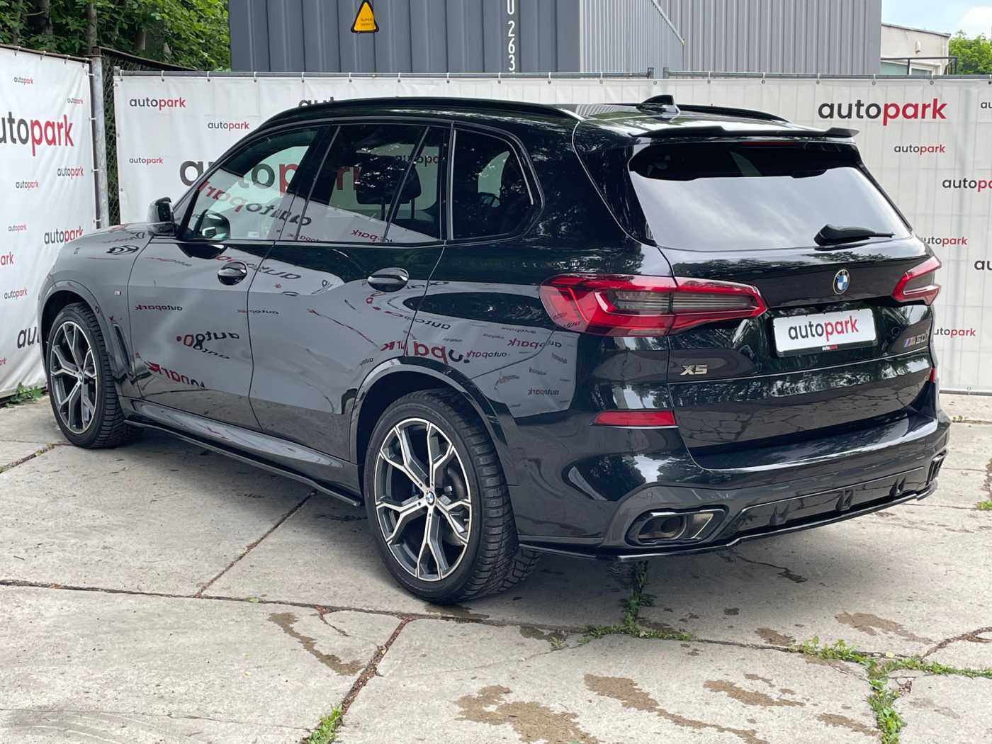 Легковой автомобиль: BMW X5