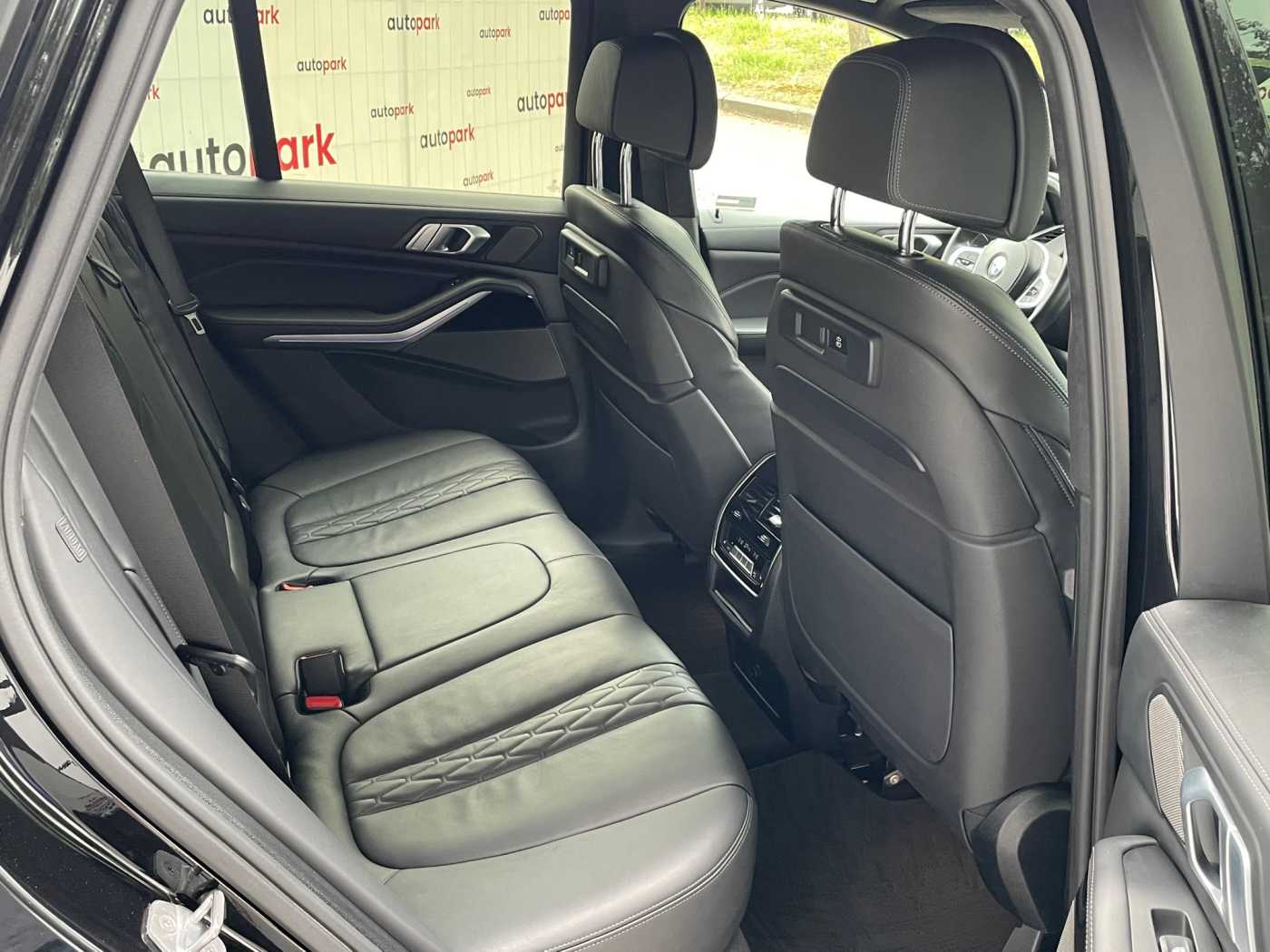 Легковой автомобиль: BMW X5