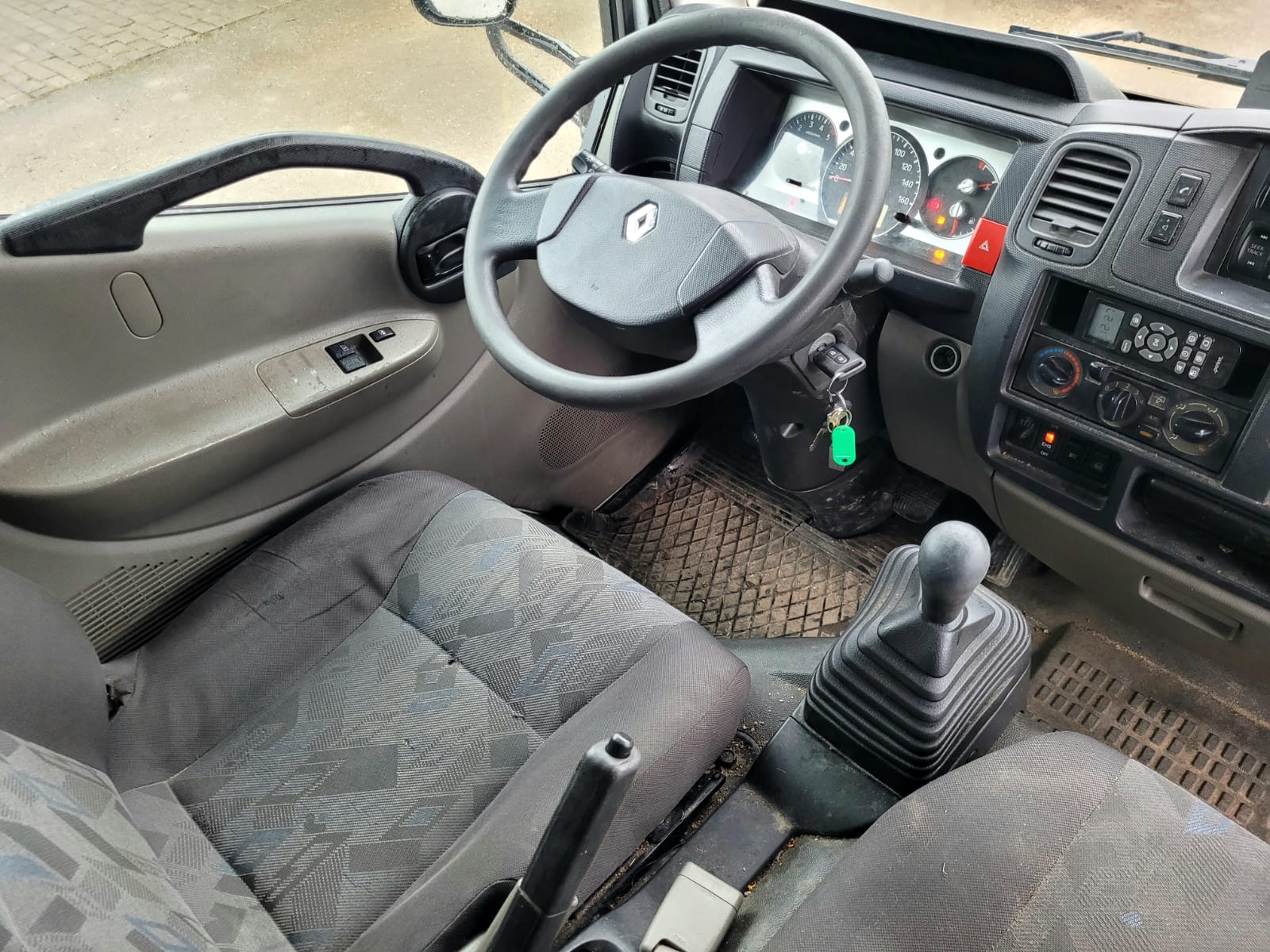 Коммерческий транспорт: Renault Maxity