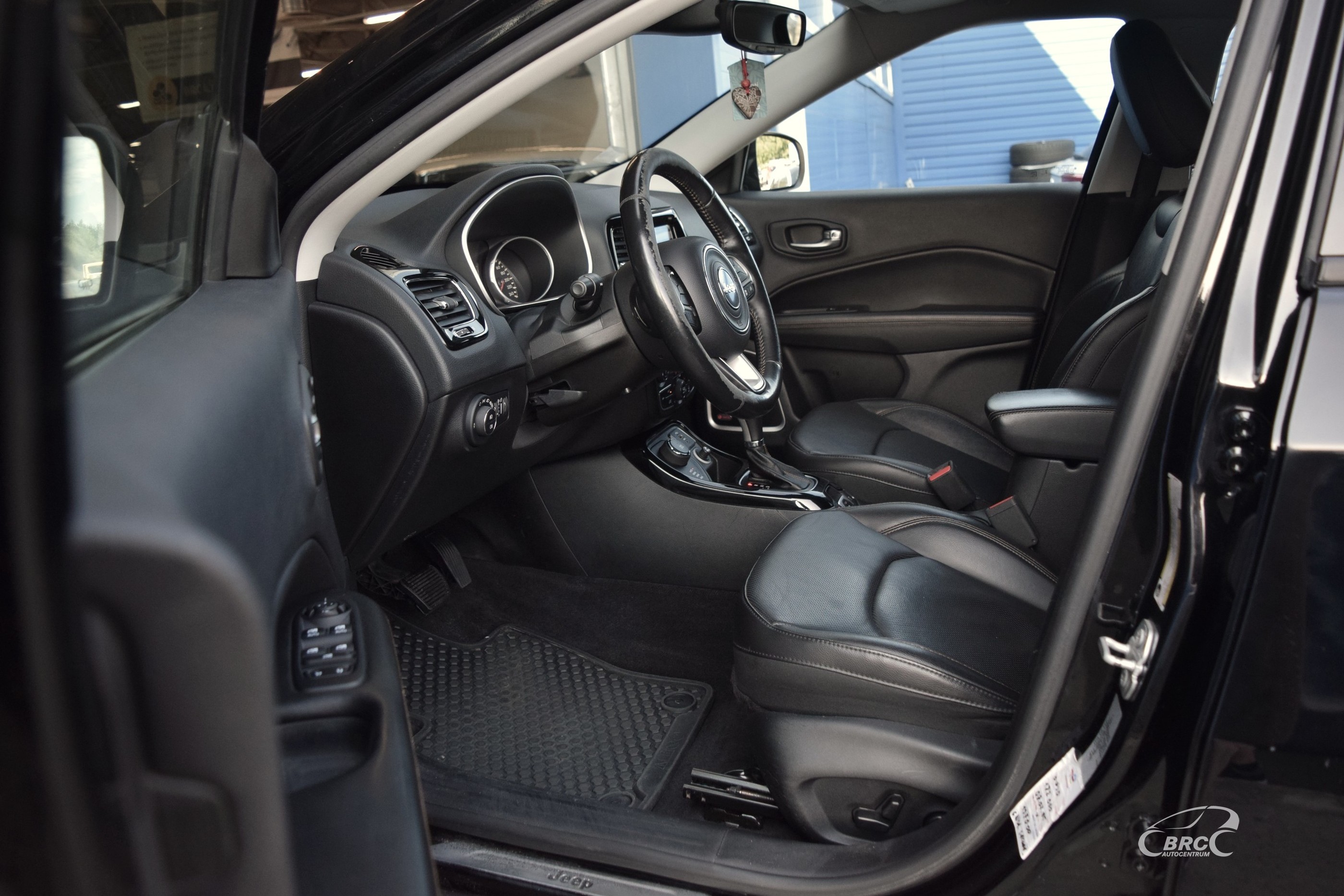 private.leasing.objectsforsale.alt.uniSaleTypeCar Jeep Compass