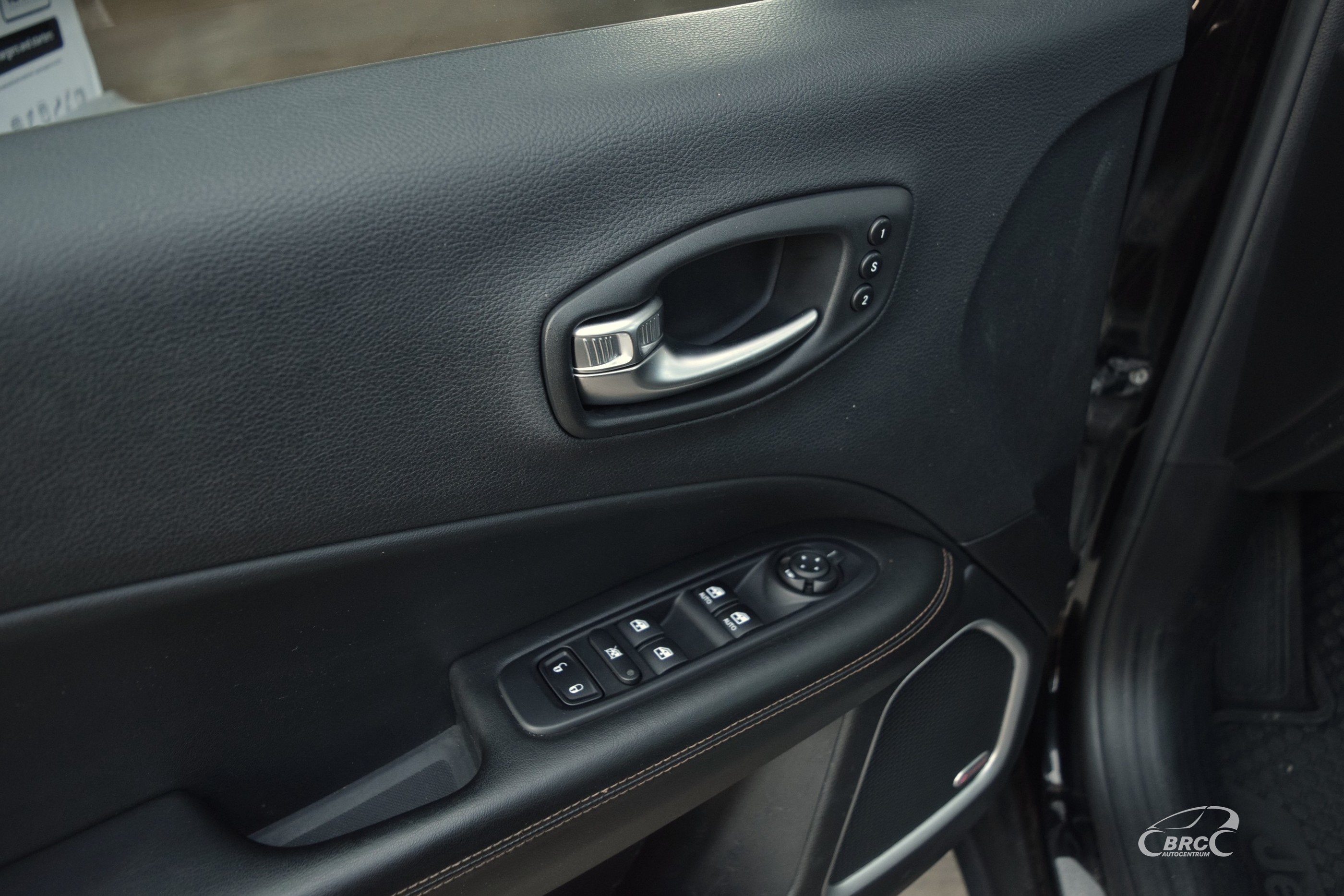 private.leasing.objectsforsale.alt.uniSaleTypeCar Jeep Compass