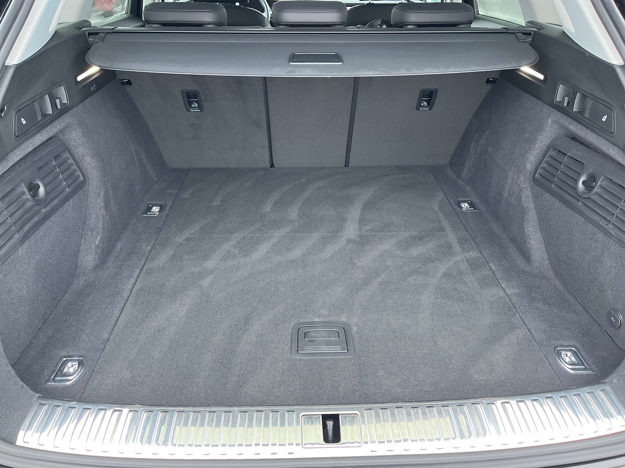 Sõiduauto: Audi E-TRON 50