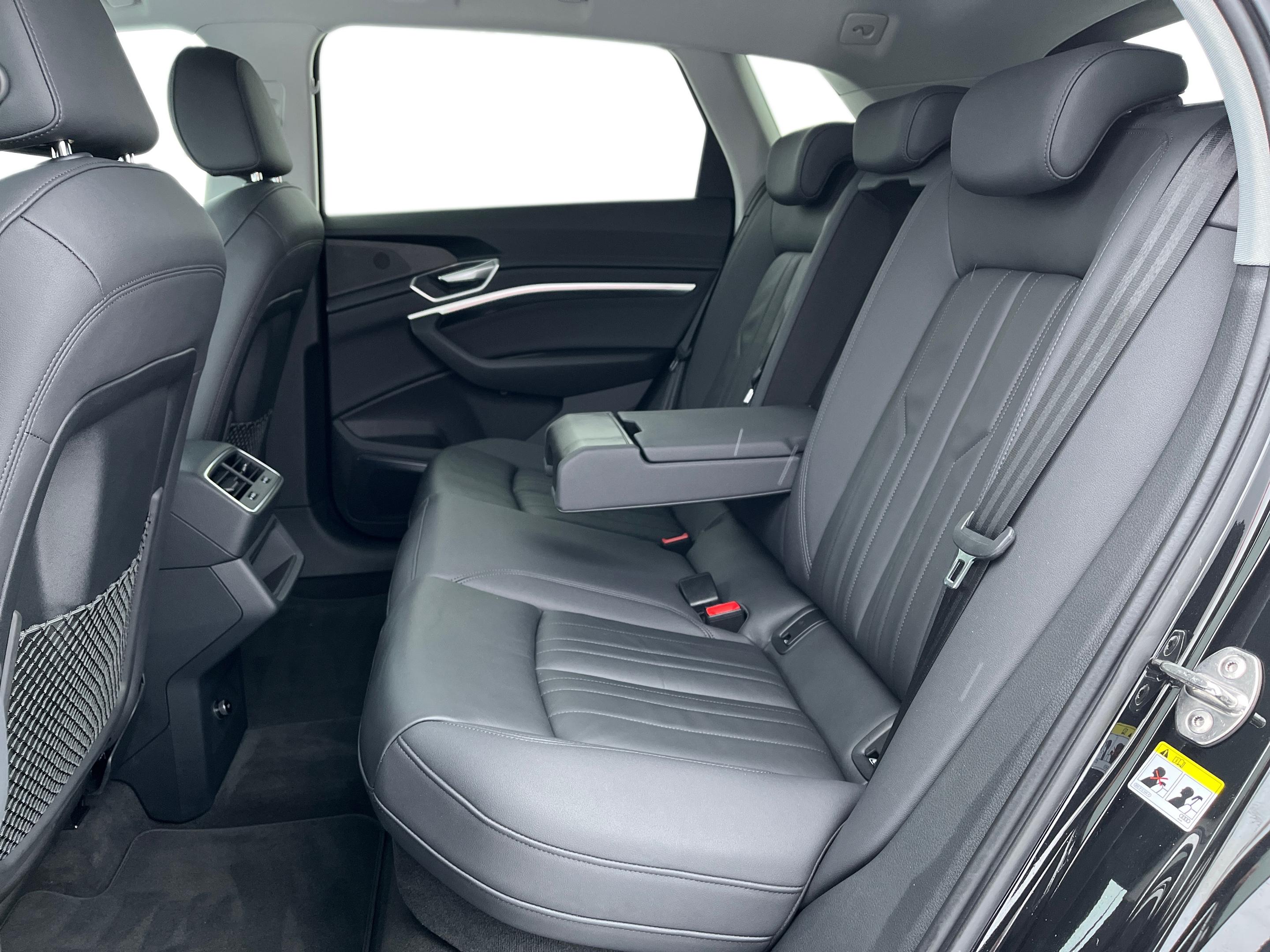 Sõiduauto: Audi E-TRON 50