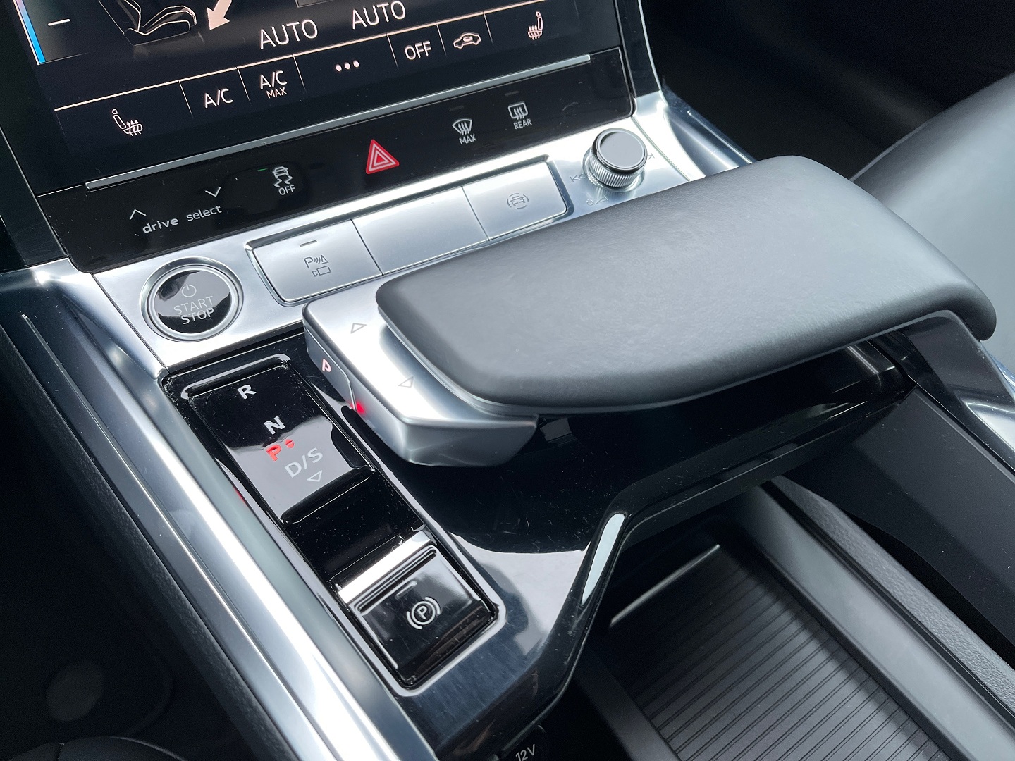 Sõiduauto: Audi E-TRON 50