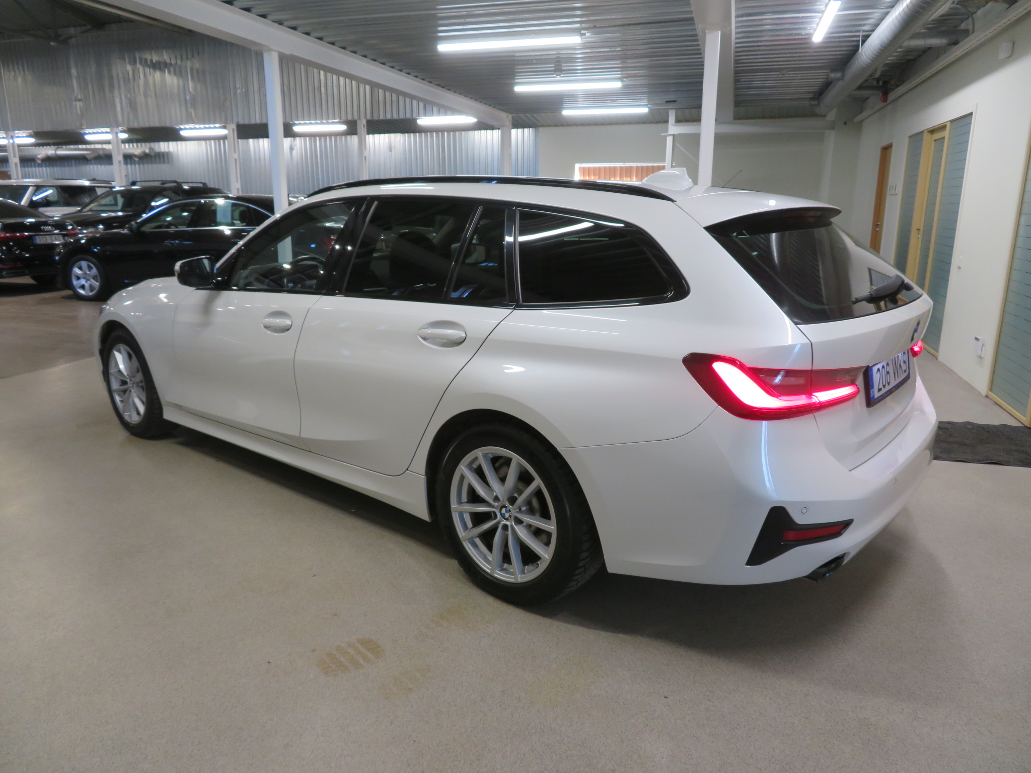 Car: BMW 330 D