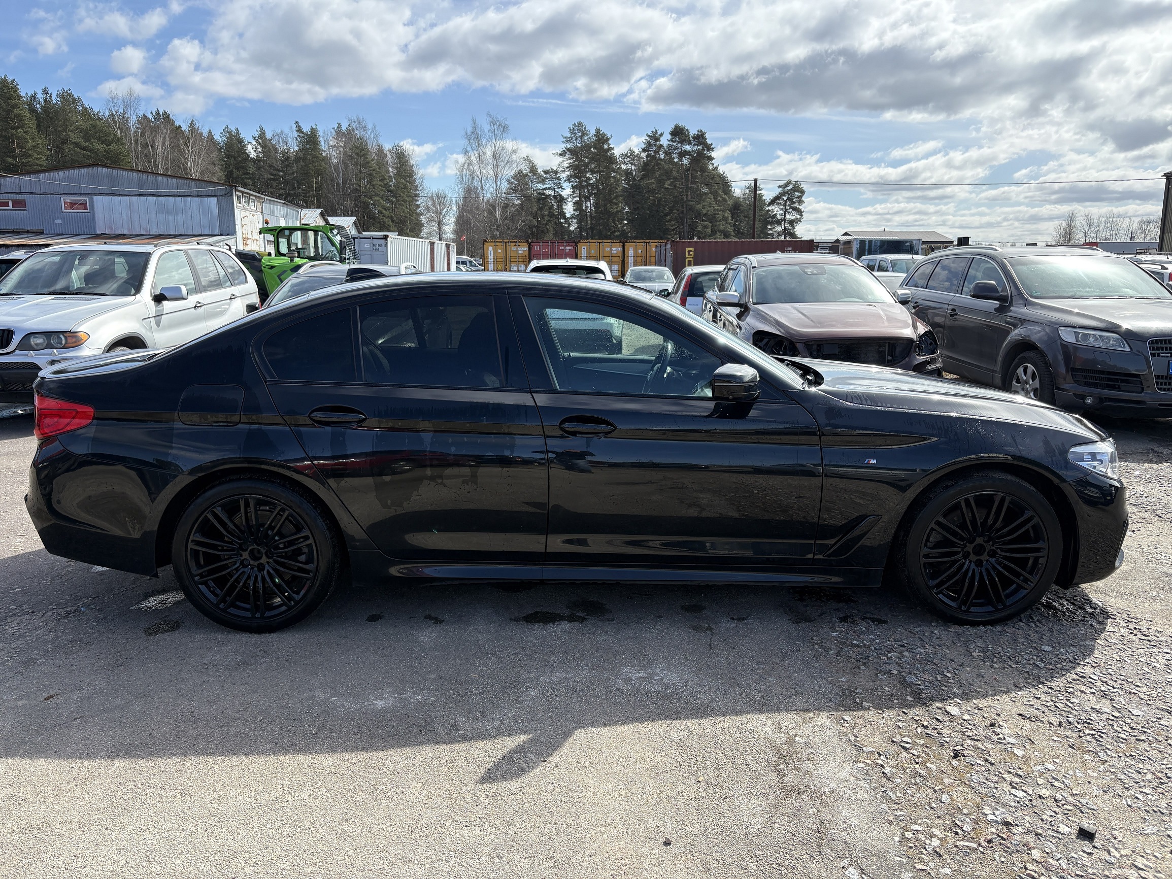 Легковой автомобиль: BMW 520 d xDrive