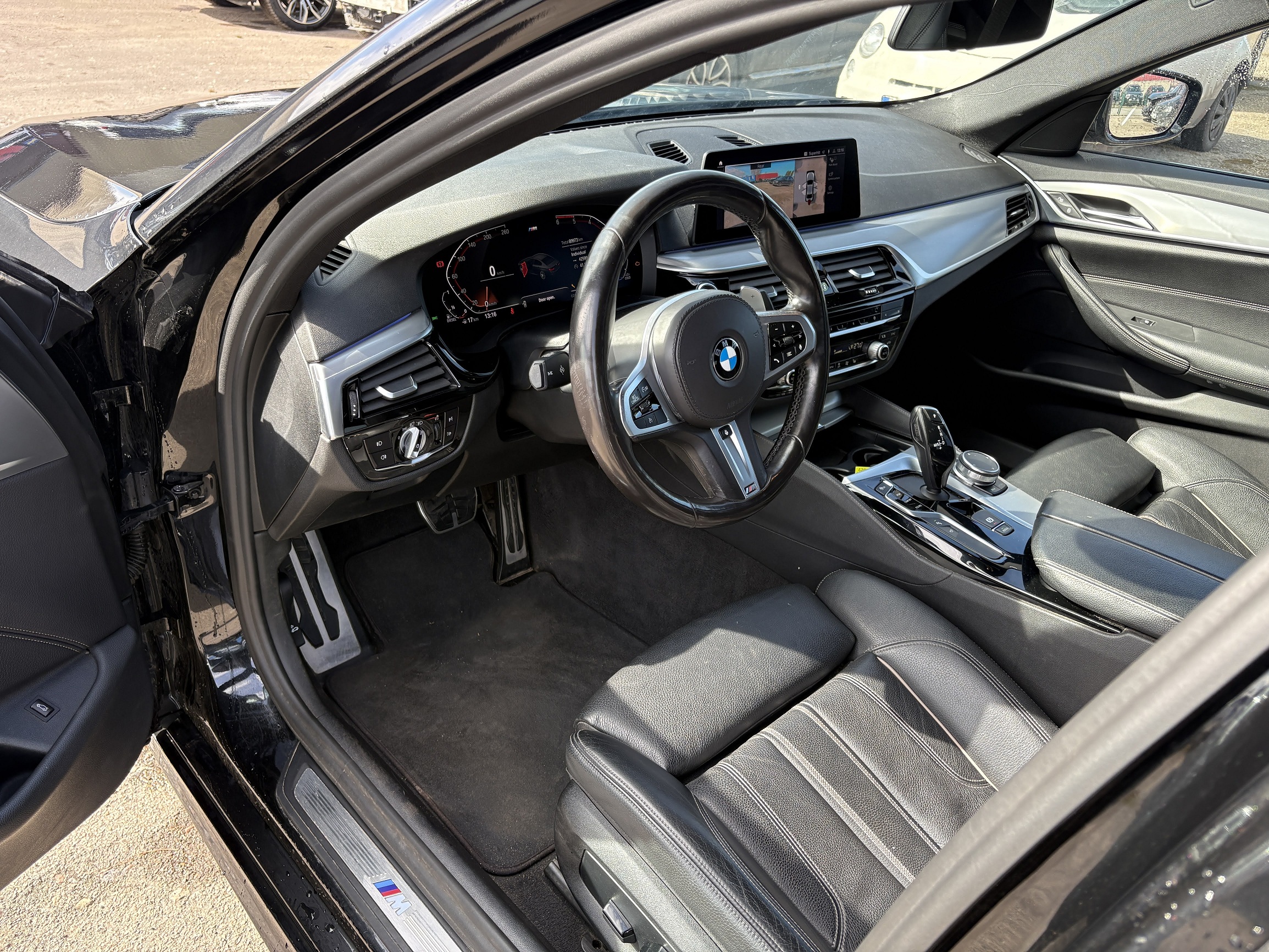 Легковой автомобиль: BMW 520 d xDrive