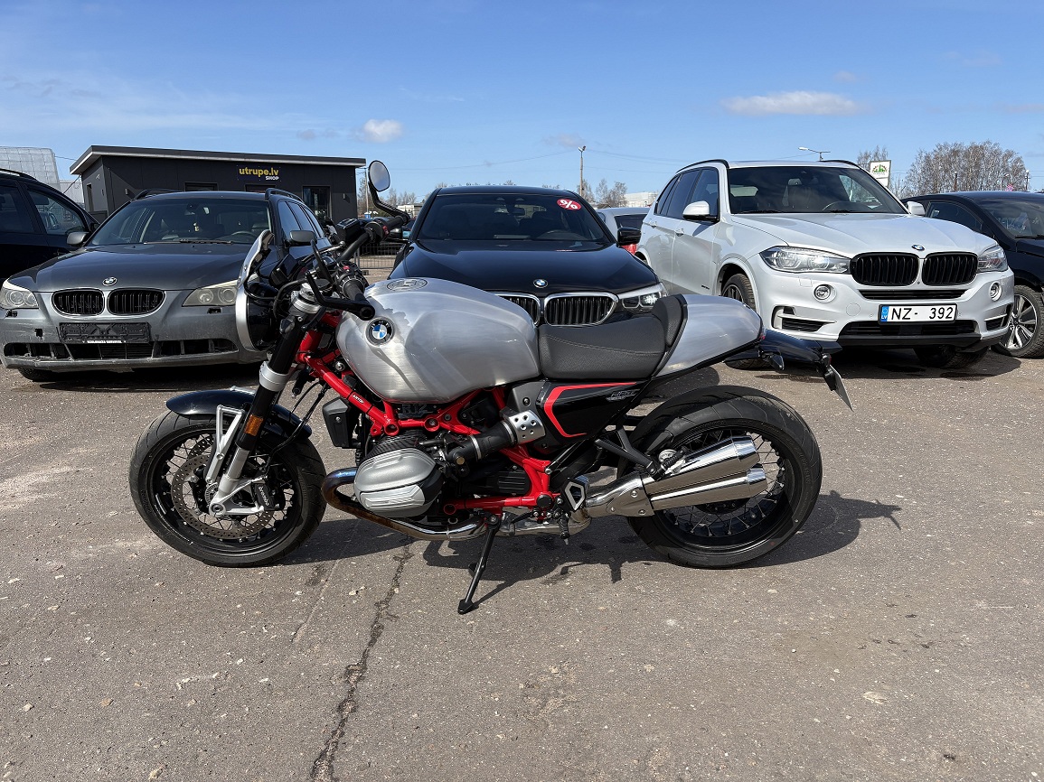 Car: BMW R 12 NINET
