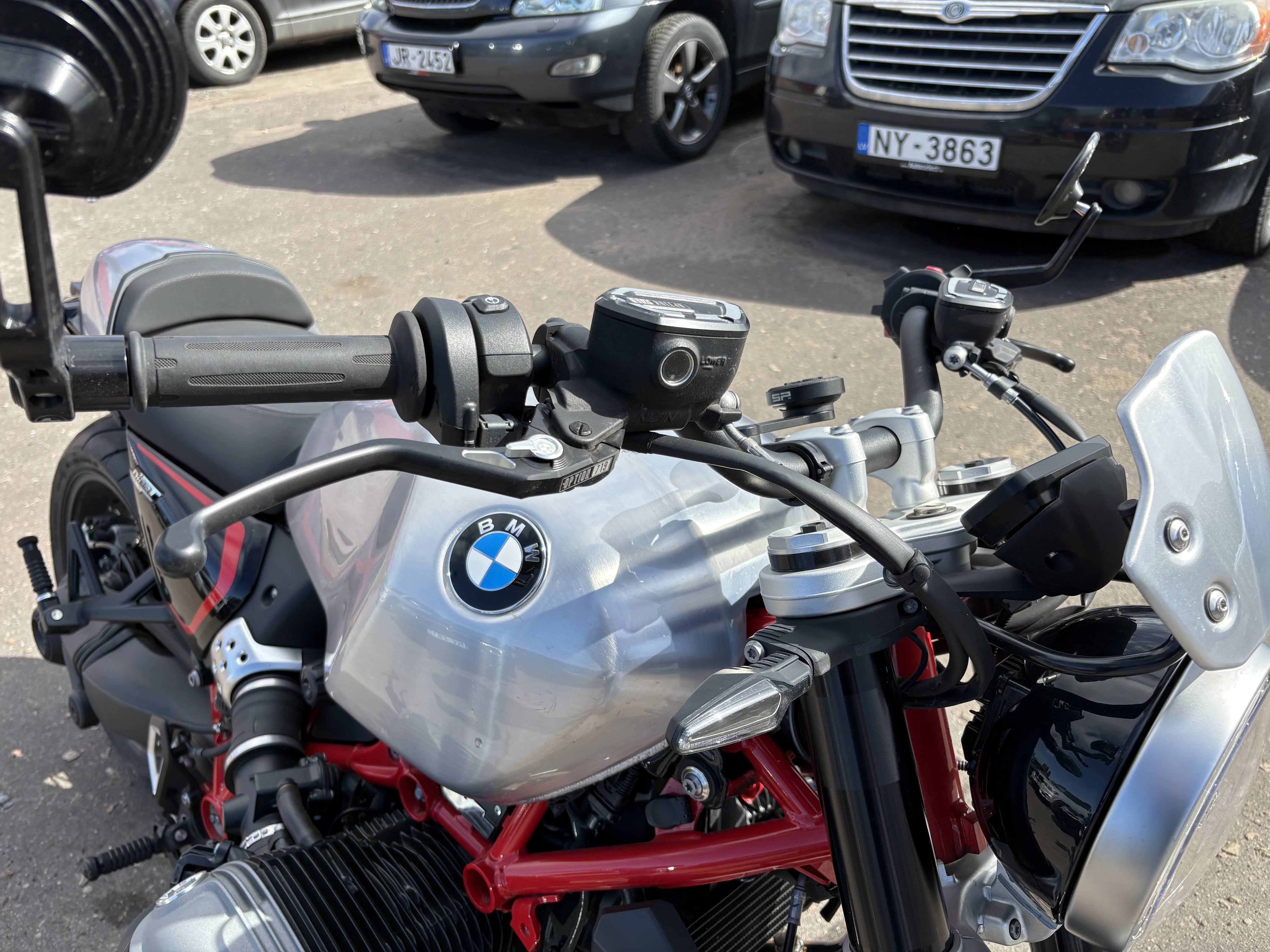 Car: BMW R 12 NINET