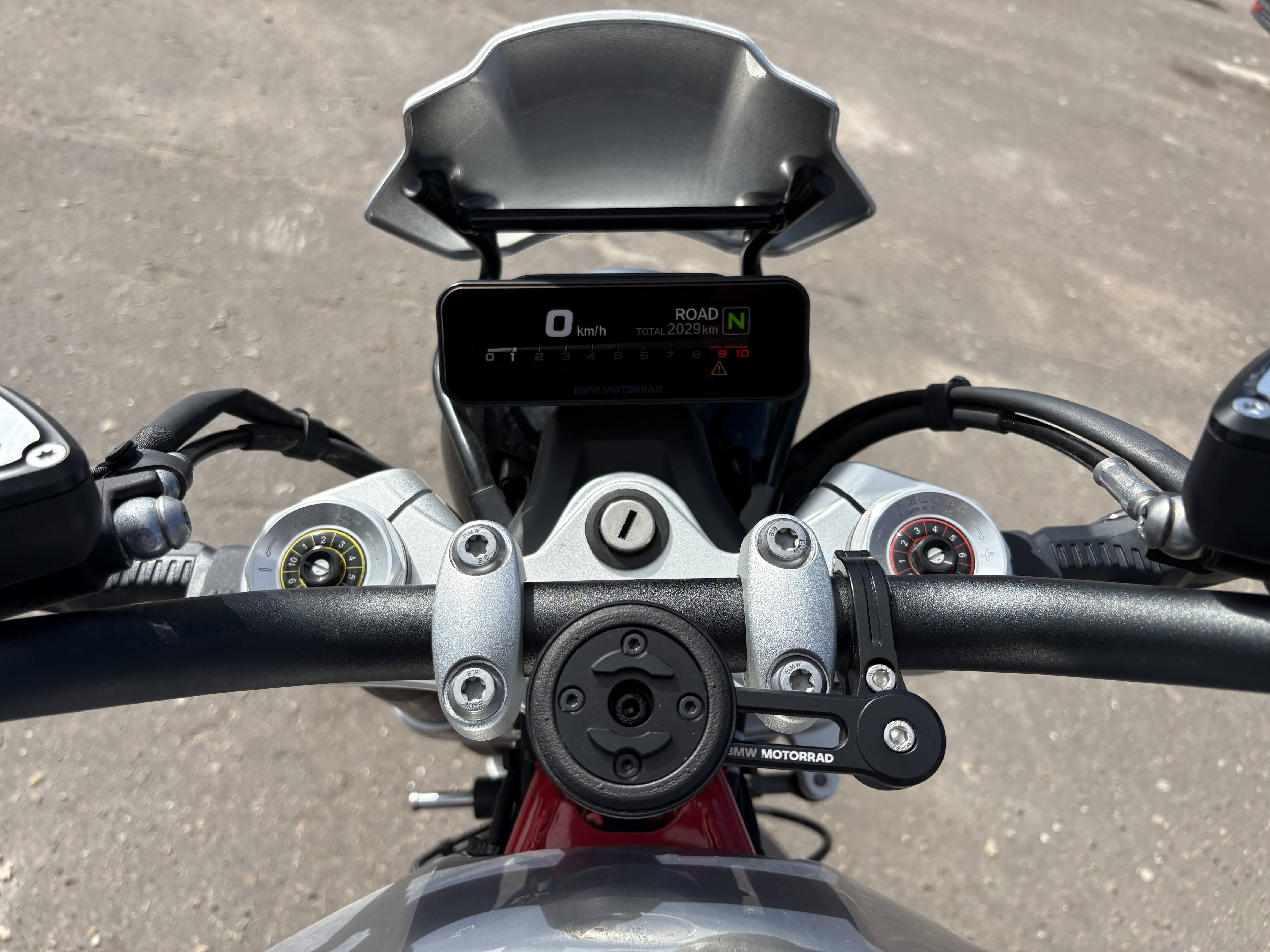 Car: BMW R 12 NINET