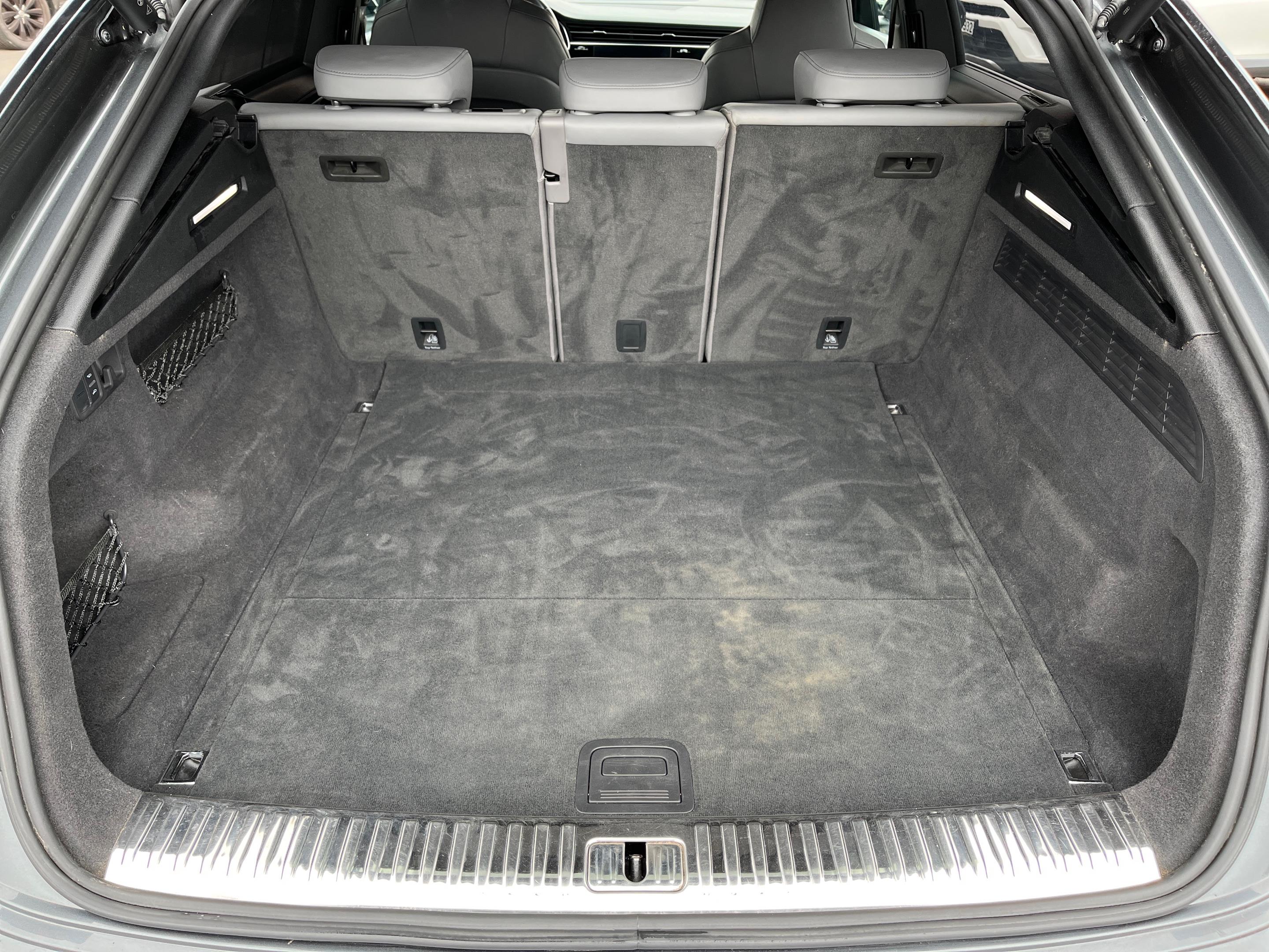 Sõiduauto: Audi Q8