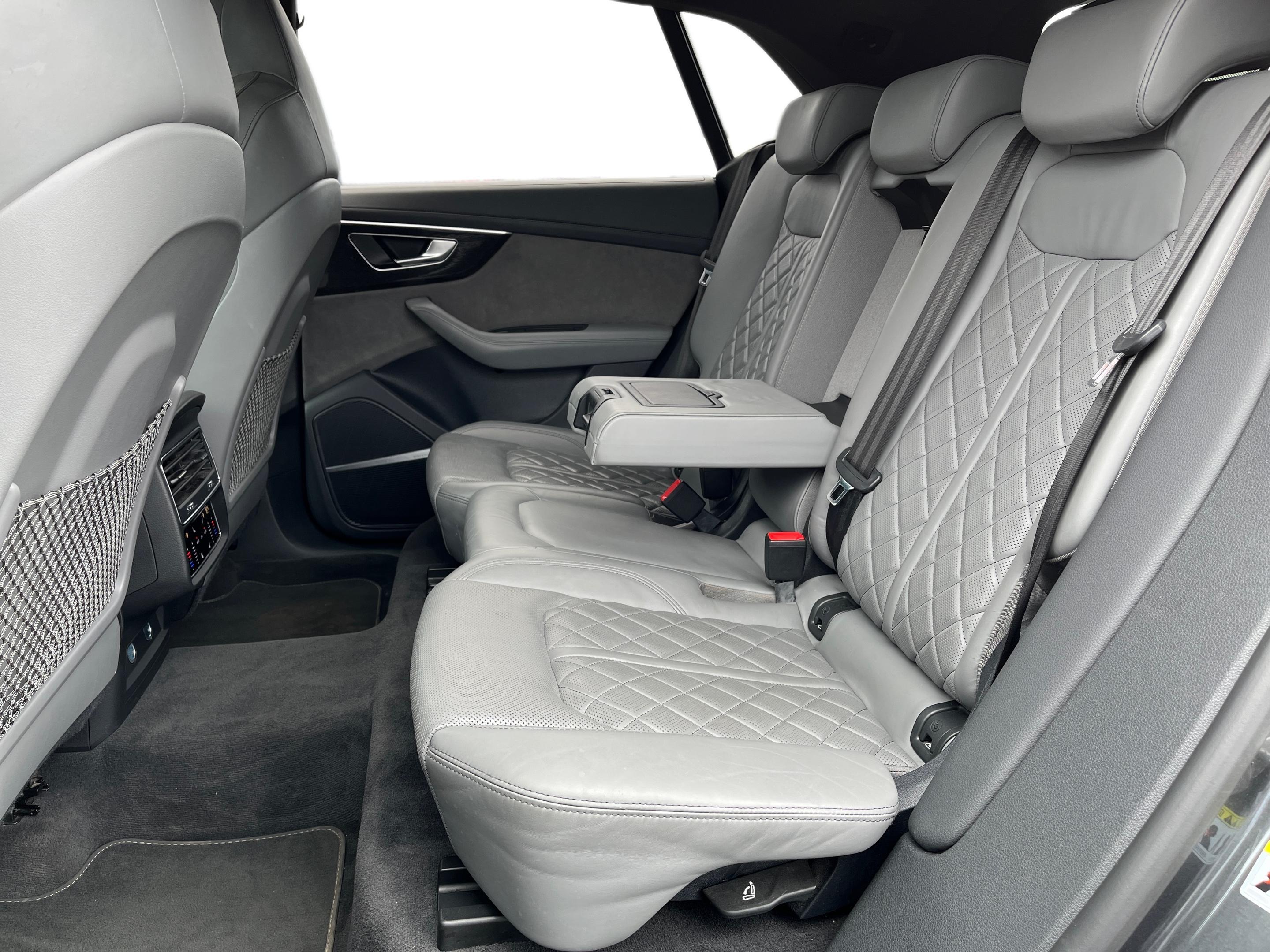 Sõiduauto: Audi Q8